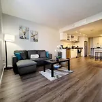 Downtown Luxury Suite Minutes From Everything