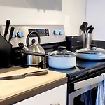 Downtown Luxury Suite Minutes From Everything