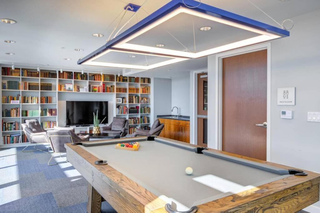 Downtown Luxury Minutes From Everything *
