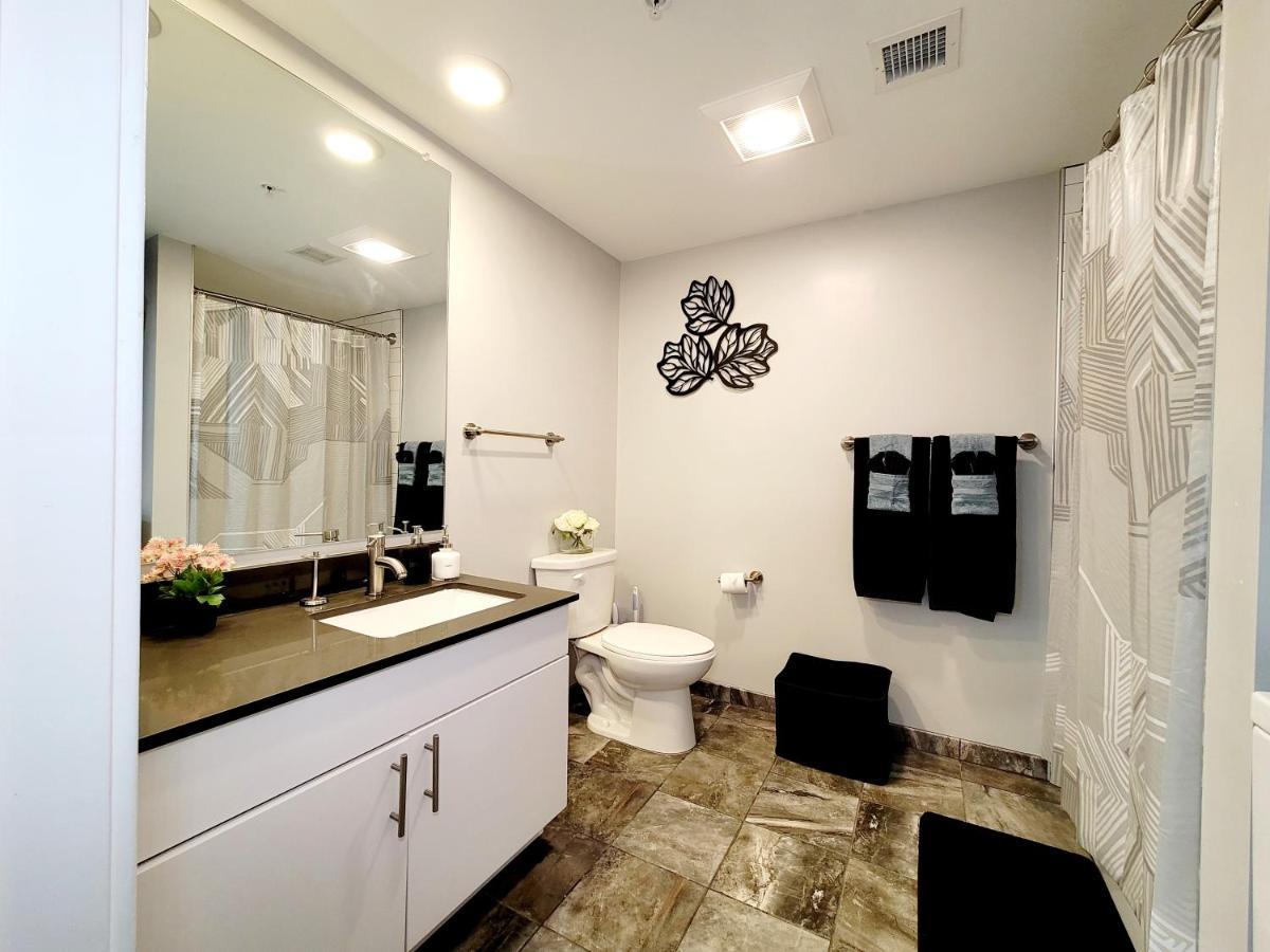 Downtown Luxury Minutes From Everything